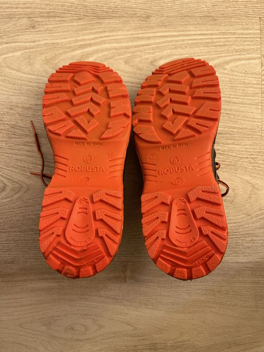 Bocanci de protectie nou,nefolosit