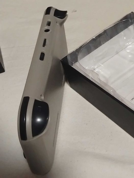 Mini plesteshon sotiladi.