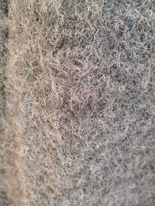 Вълнена кафява жилетка