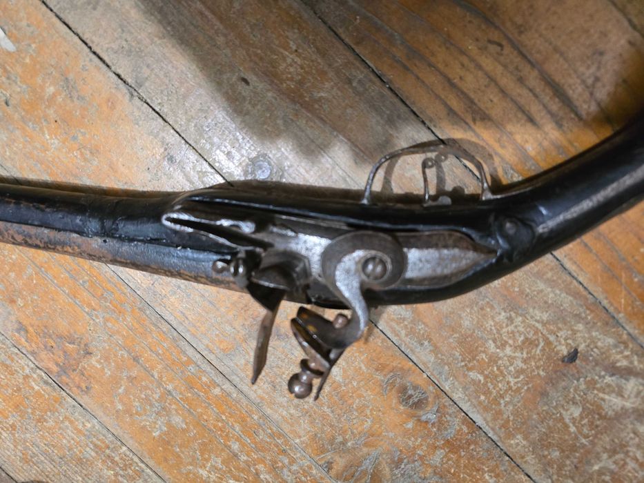 Античен кремъчен пистолет – ръчна изработка, 18–19 век
Цена: 2200 лв.