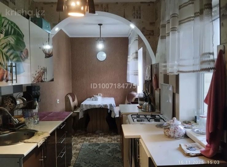 Продаётся просторный шестикомнатный дом.