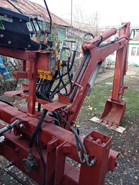 Brat retroescavator cu prindere in 3 puncte pentru tractor NOU