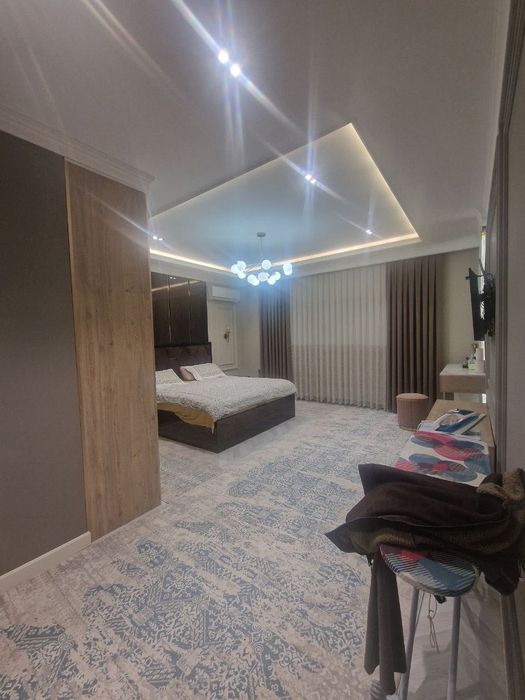 Квартира 4/2/8
Чиланзар Парк Гафура Гуляма Ориентир:  Бунёдкор стадион