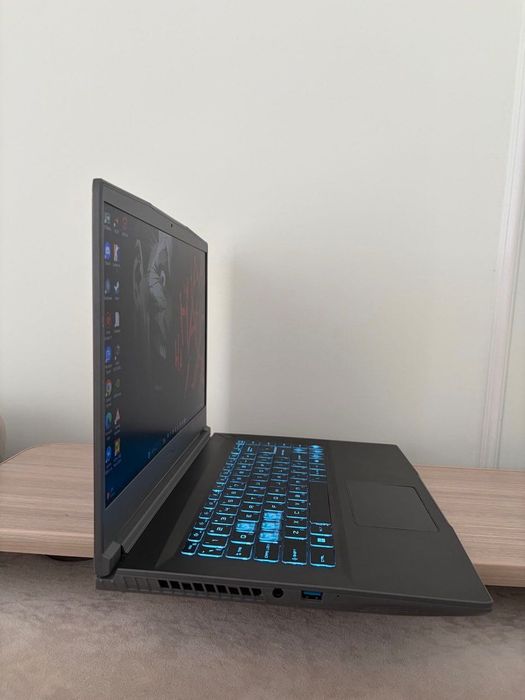 15.6" Ноутбук MSI Thin 15 B13VE серый