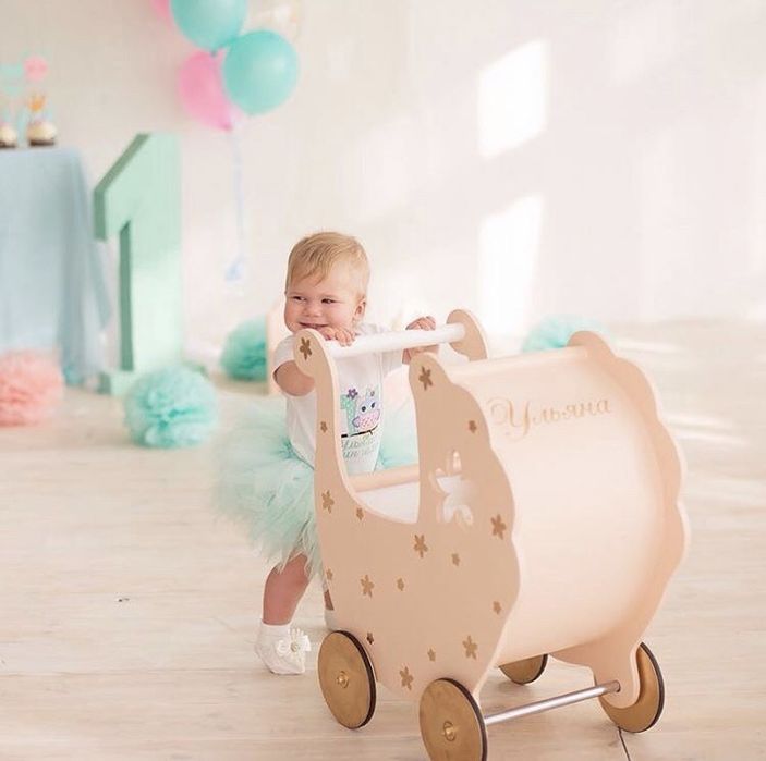 Деревянные игрушки (коляски, кроватки/люльки, домик) для кукол