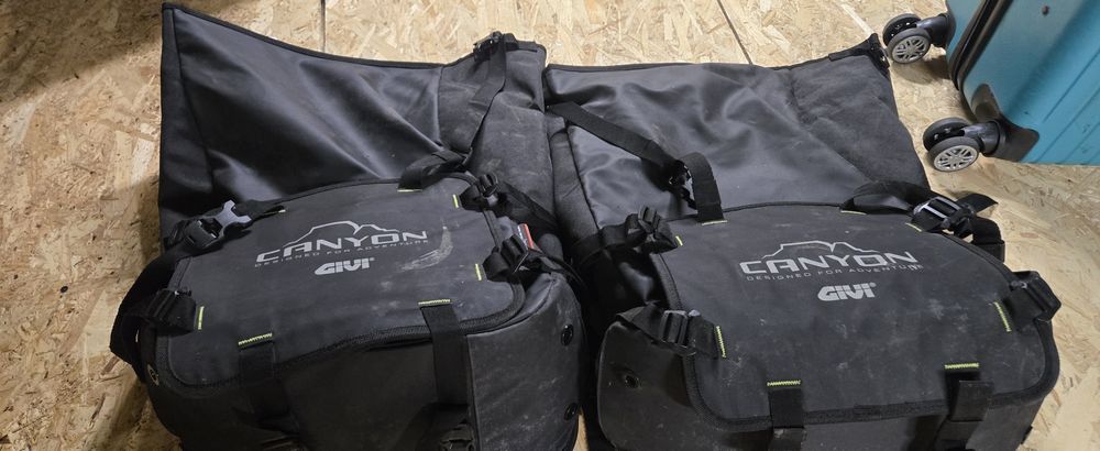 Suport genti + genti laterale + top box Givi - Moto Guzzi V7 850