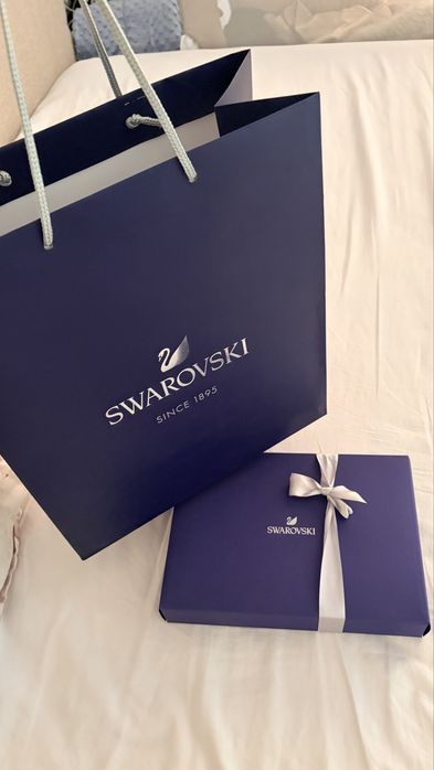 Чанта и подаръчна кутия Swarovski