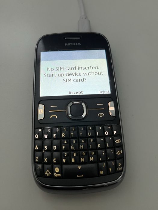 Nokia Asha 302 si Nokia C3-01