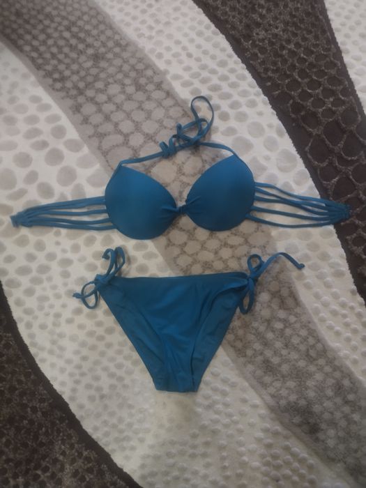 Продам женские купальники..