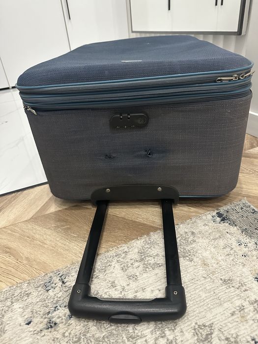 Продается большой чемодан