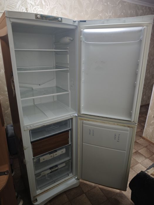 Продам холодильник