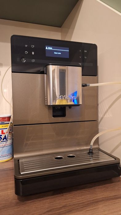 Кафевтомат MIELE CM5710