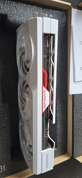 Vandut Placa Video Sapphire Pure Noua RX 7900 GRE 16Gb White Gaming Oc