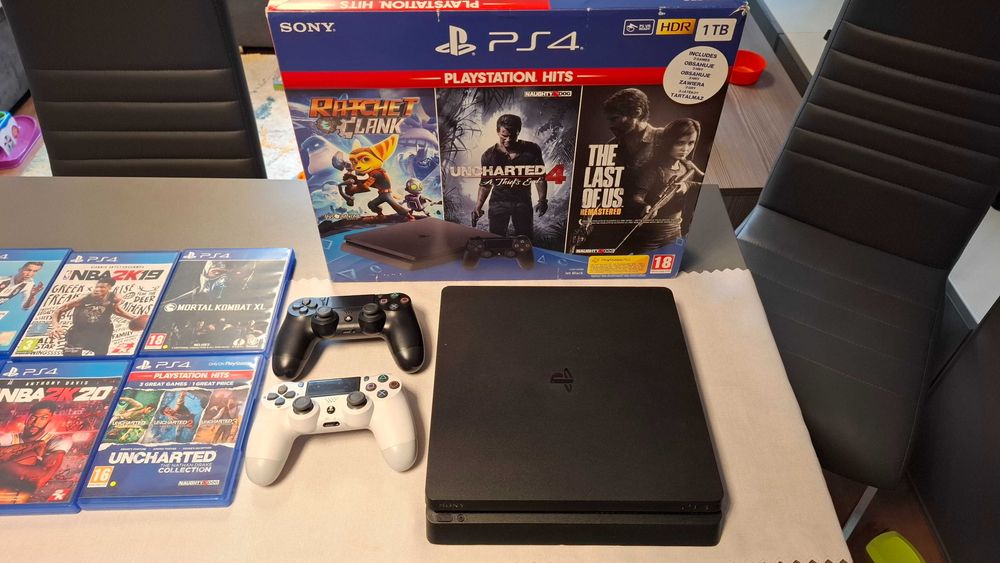 Playstation 4 slim 1 TB Отличен