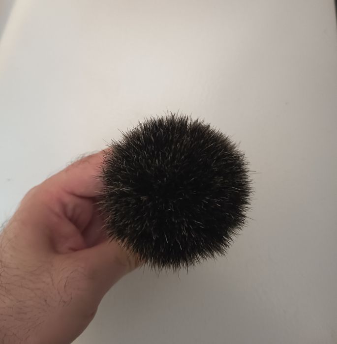 Pamatuf pentru barbierit din par de bursuc.