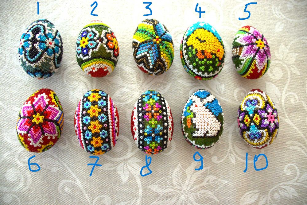 oua lucrate manual cu margele