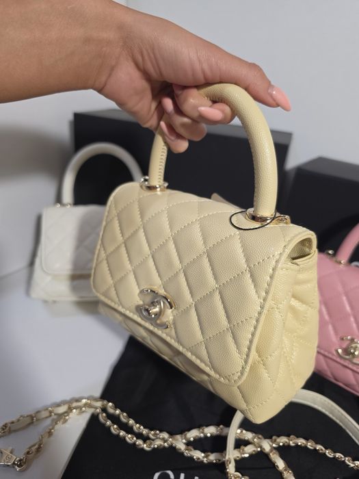 Дамска чанта Chanel Coco Handle Small 20C