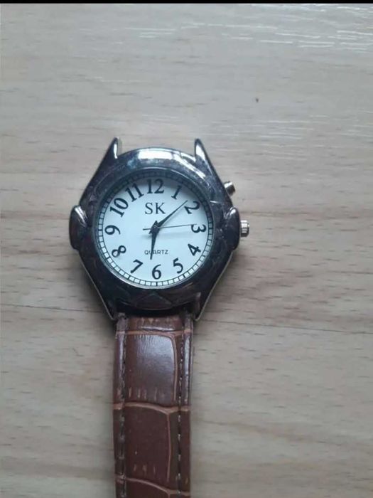 Часовници 8 броя най-различни, ланци и каишки