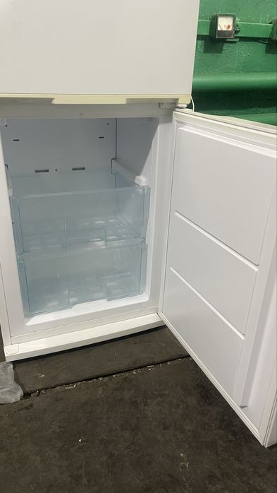 Холодильник Snaige