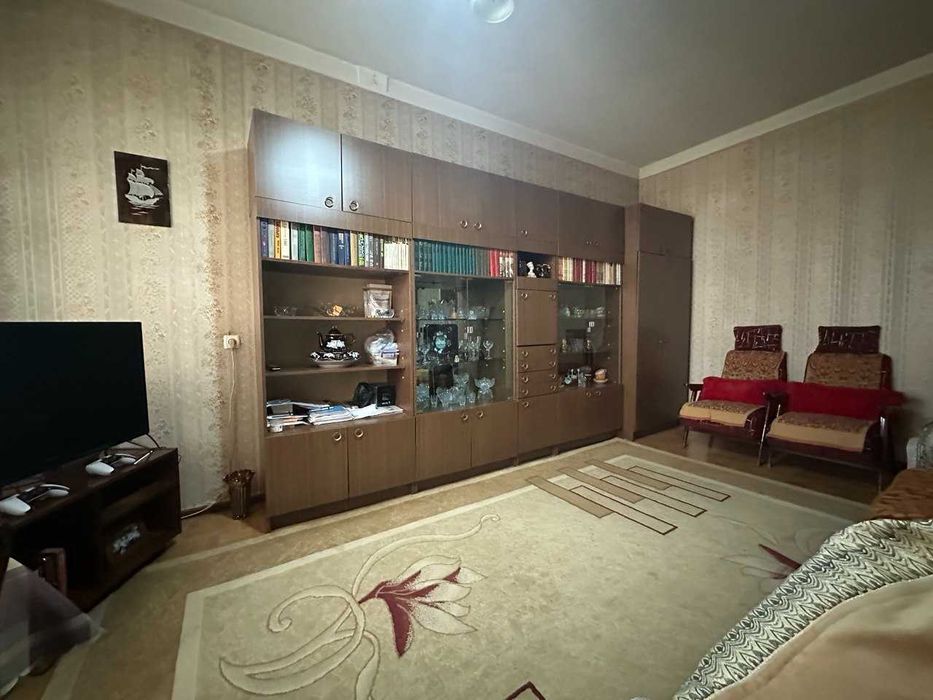 Продаю свою 3-х комн. квартиру 77 серии - 3/3/4 в Алмазарском районе