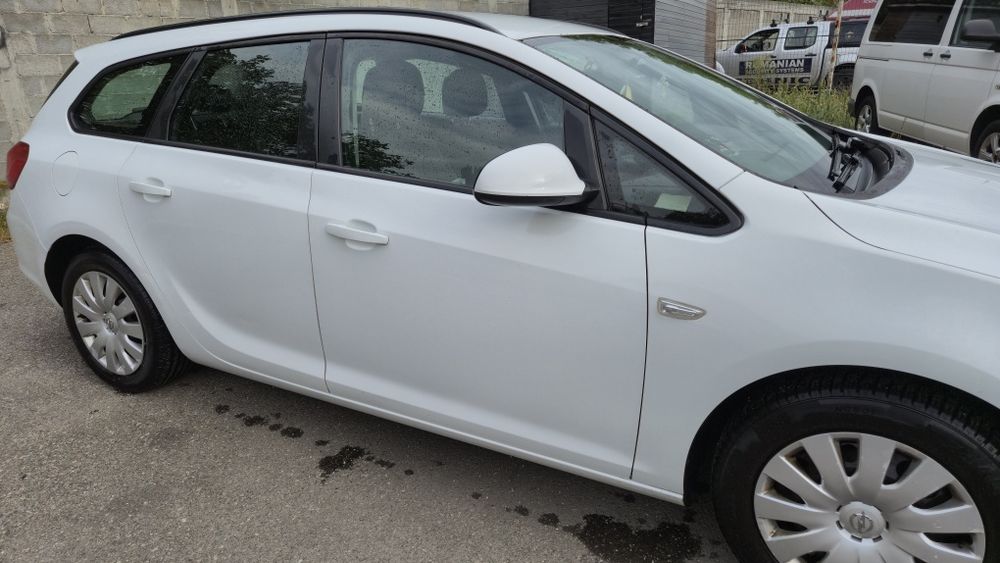 Autoturism Opel Astra J