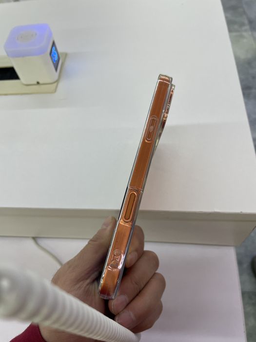 Iphone 17 pro max cosmic orange