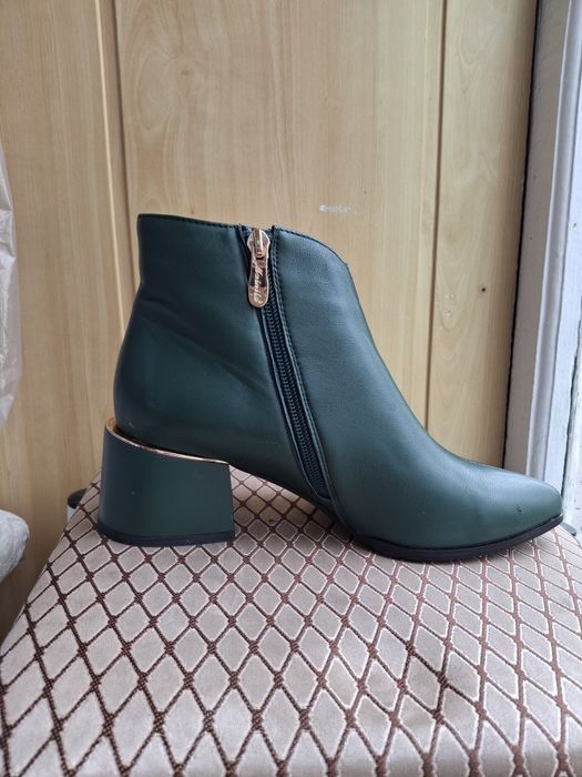 Продам кожаные полусапожки