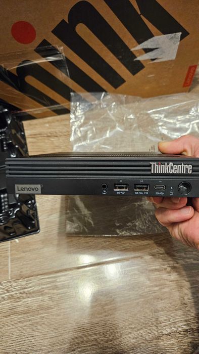 Lenovo ThinkCentre M90q G4 Tiny i5-13500T 16GB DDR5 256GB NVME  Win11