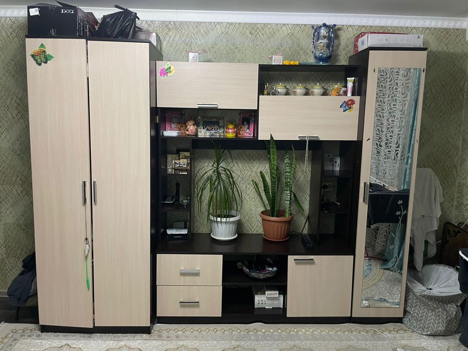 Продаю шкафы,шифонер и стенка