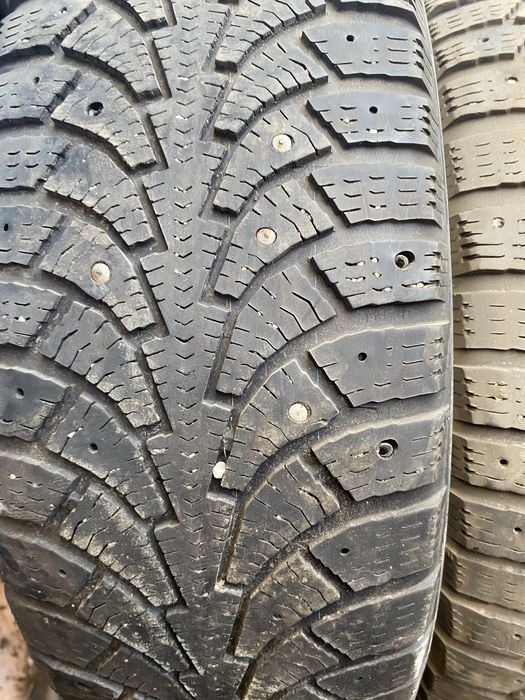 Резина на 16. 215/60 Шипы. 2 шт  в нал