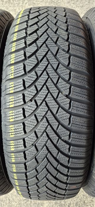 4 anvelope iarna Bridgestone 235/65/18.Pretul este pe bucata.
