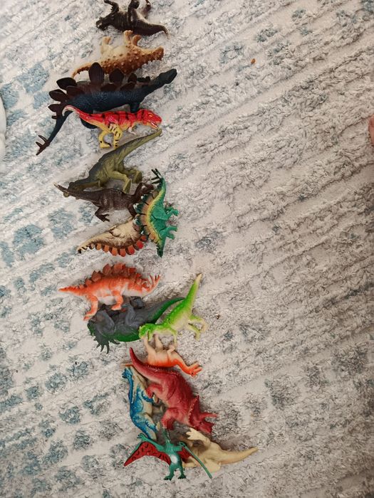 Динозавры игрушки