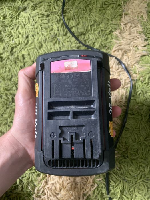 BOSCH set  incarcator + baterie folosite putin