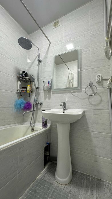 Продаётся своя 2-х комнатная квартира в центре города