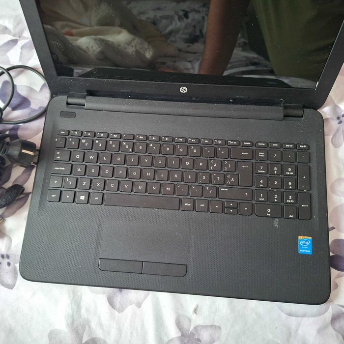 Vand Laptop HP in stare buna