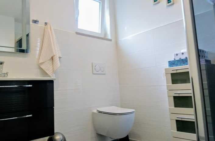 Дава се под наем Двустаен апартамент в Пловдив, Център - 42 кв.м за 153 € - Снимка #3