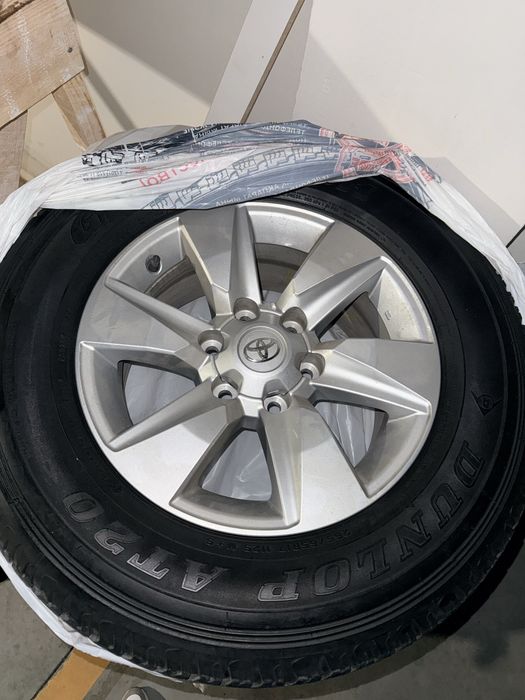 Шины с дисками. Новые шины