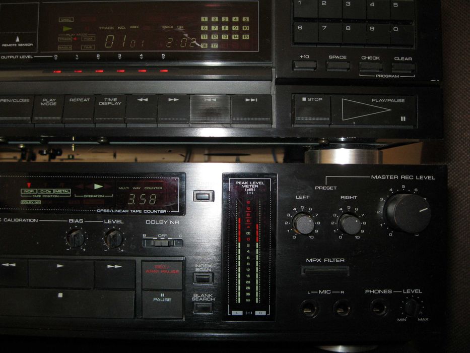 KENWOOD compact disc player DP - 880 SG