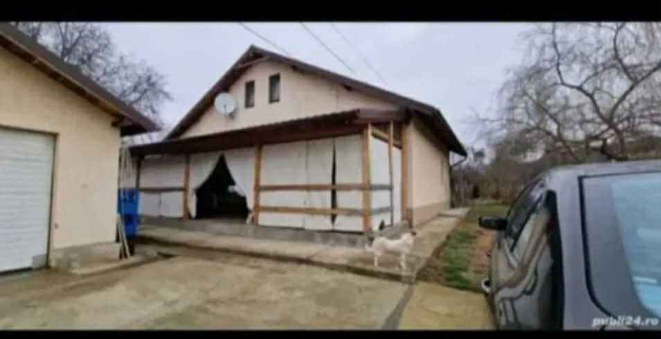 Casa Garaj cu teren de vânzare