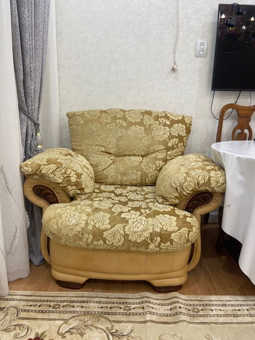 Диван с креслами
