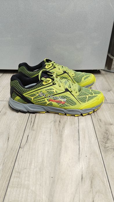 Columbia mărimea 44