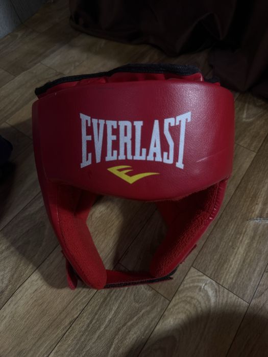 Боксерский шлем EVERLAST