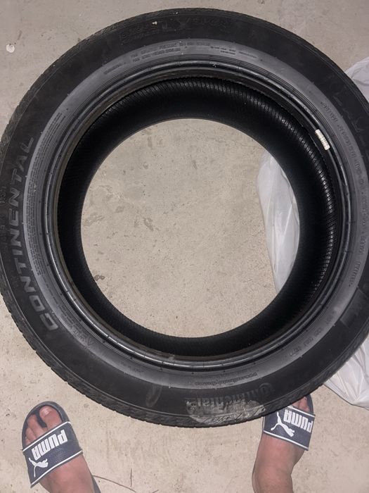 Продаю шины 235/45 R21