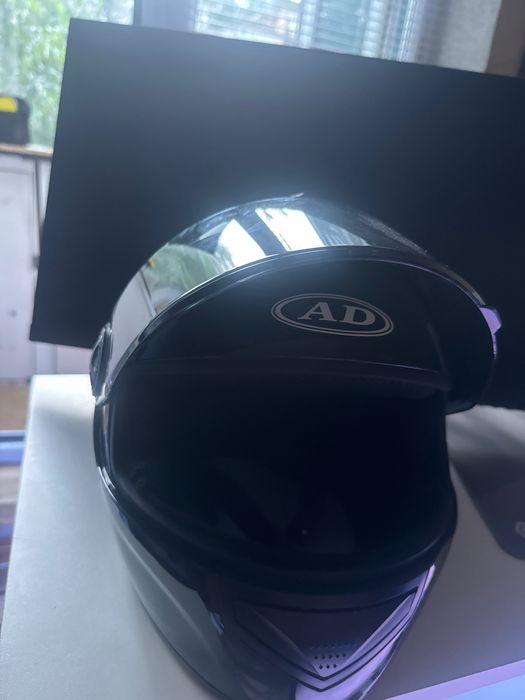 Шлем новый вместе с коробкой