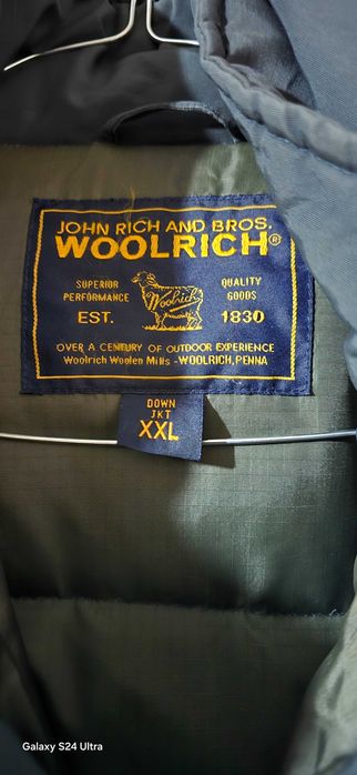 Vand Geaca de iarna foarte calduroasa Woolrich (originala)