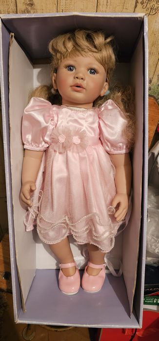 Продам куклу Princess Sue