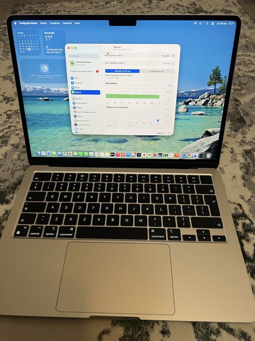 Vând MacBook Air 13 cu cip Apple M3
