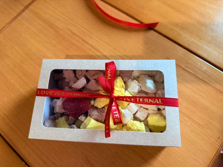 Сублимированное мороженое и фрукты