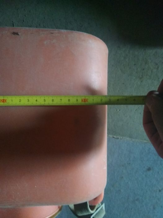 Продам Ёмкость с крышкой