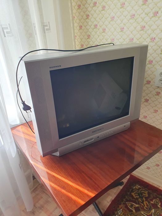 Телевизор рабочий с новым пультом